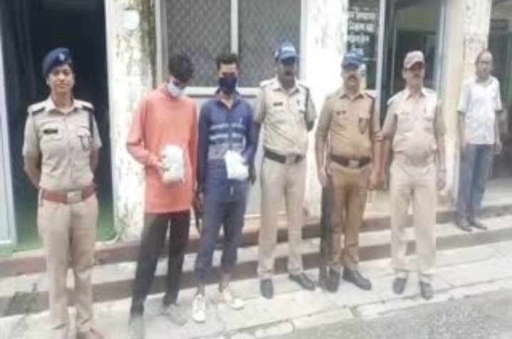 टनकपुर पुलिस की नशे के खिलाफ बड़ी कार्रवाई,19 लाख रुपए की चरस के साथ दो तस्कर गिरफ्तार